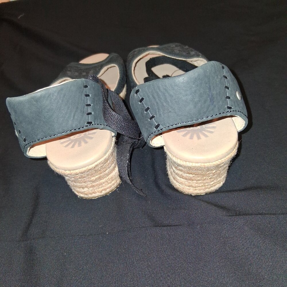 UGG Navy Blue Espadrille Wedge Sandals – Size 9 CLOSET CLEAROUT SALES - Picture 2 of 4